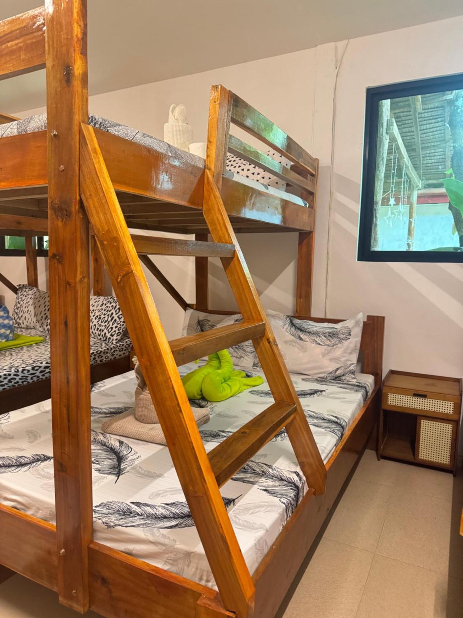 Aquaholik Traveler'S Lodge El Nido Dış mekan fotoğraf